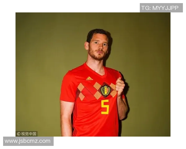 比利时足球队黑人球星的奋斗历程与球场成就揭秘